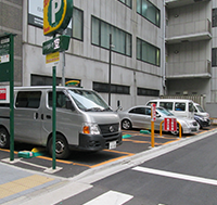 イズミビルディング隣地駐車場